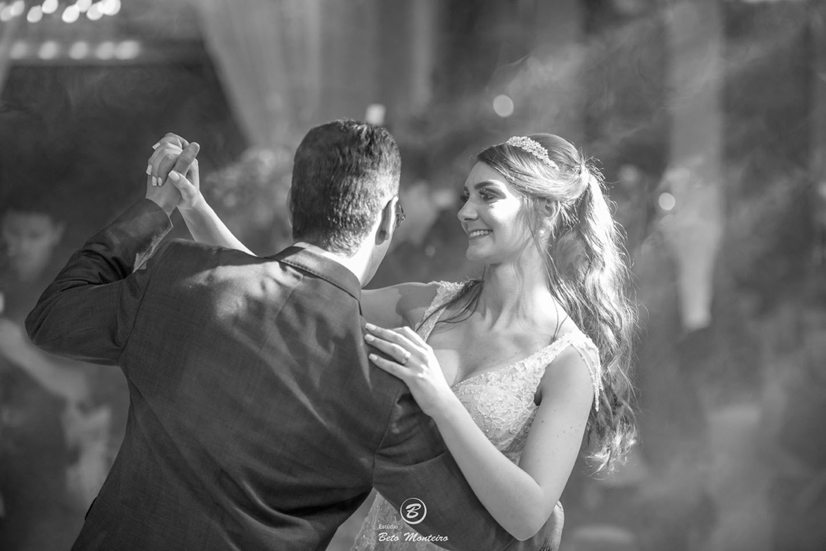 Casamento - Wedding - Pré-Casamento - Cobertura de casamento - foto e filmagem de casamento - Wedding Day - Pré-Wedding - Trash the dress - Estúdio Beto Monteiro - Curitiba - fotografia de casamento - são josé dos pinhais - winners - noiva dança com pai