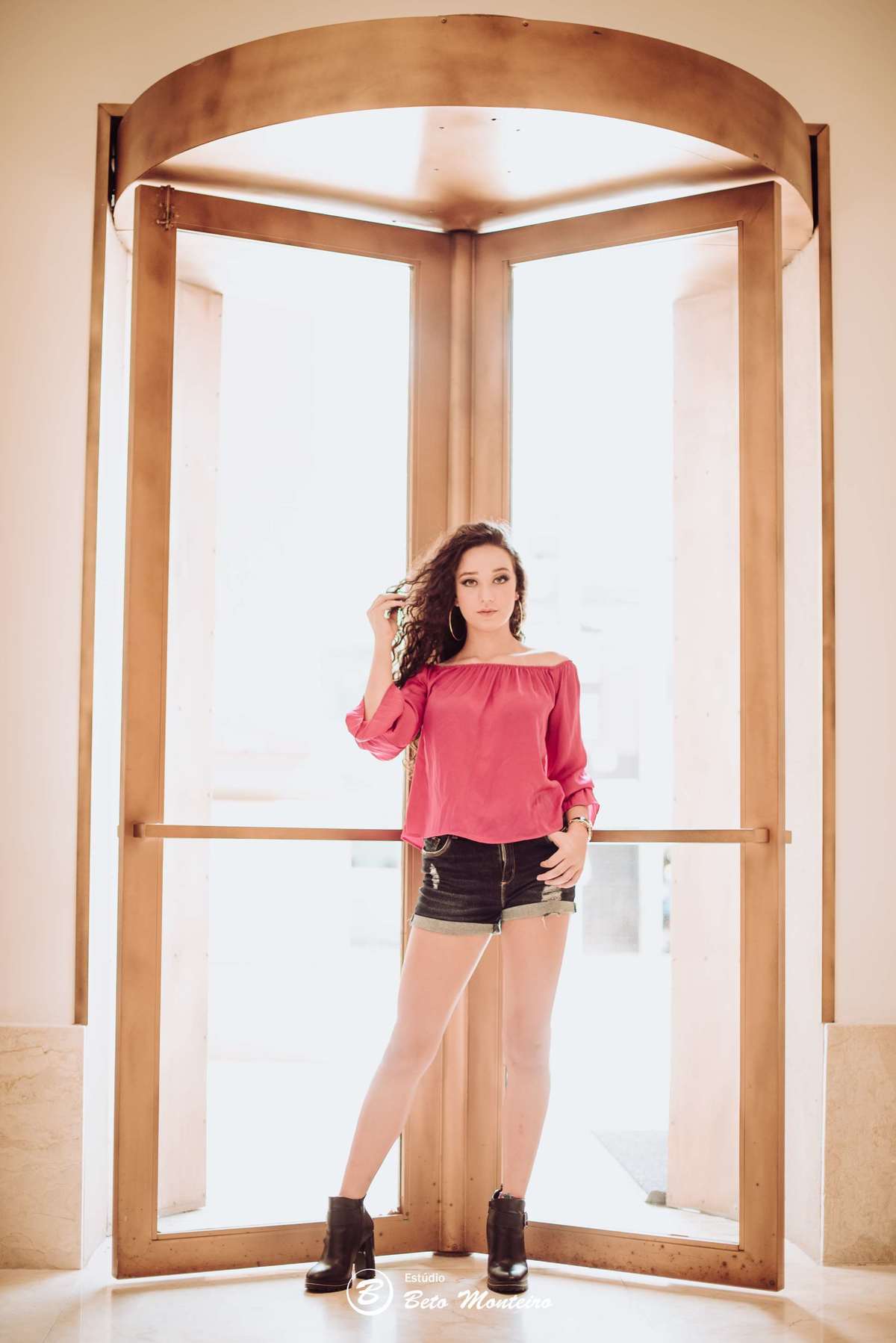 Aniversário de 15 anos - Cobertura fotografica - Cobertura de filmagem - Foto e Filmagem de 15 anos - Debutante - Estúdio Beto Monteiro - Curitiba - fotografo de 15 anos - centro de curitiba - sessao de fotos - book de fotos - book de 15 anos