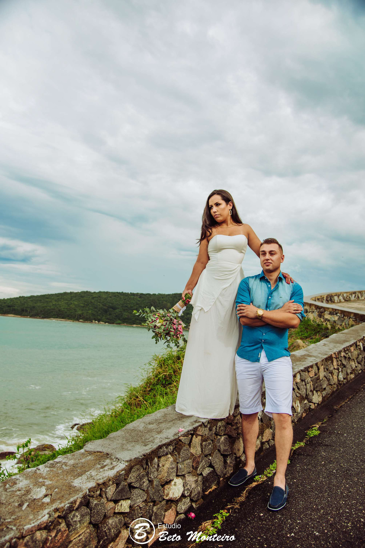 Casamento - Wedding - Pré - Cobertura de casamento - foto e filmagem de casamento - fotografo de casamento curitiba - Pré-Wedding - Trash the dress - Estúdio Beto Monteiro - Curitiba - balneario camboriu - bc - laranjeiras - taquarinhas - Céu azul - praia
