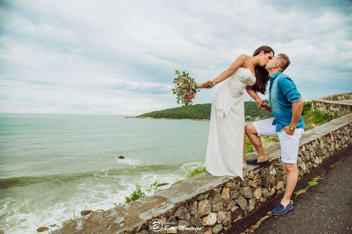 Casamento - Wedding - Pré - Cobertura de casamento - foto e filmagem de casamento - fotografo de casamento curitiba - Pré-Wedding - Trash the dress - Estúdio Beto Monteiro - Curitiba - balneario camboriu - bc - laranjeiras - taquarinhas - Céu azul - praia