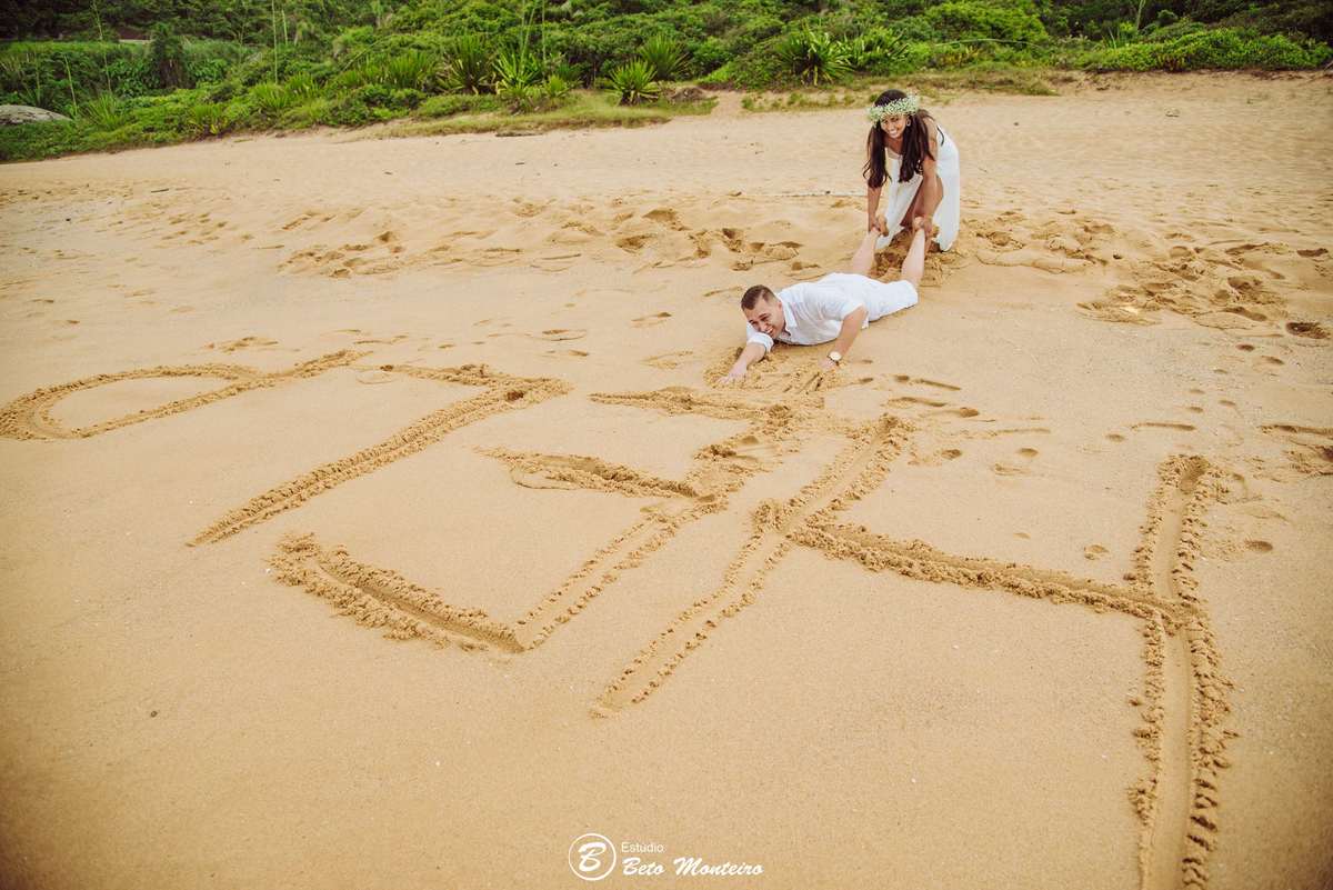 Casamento - Wedding - Pré - Cobertura de casamento - foto e filmagem de casamento - fotografo de casamento curitiba - Pré-Wedding - Trash the dress - Estúdio Beto Monteiro - Curitiba - balneario camboriu - bc - laranjeiras - taquarinhas - Céu azul - praia