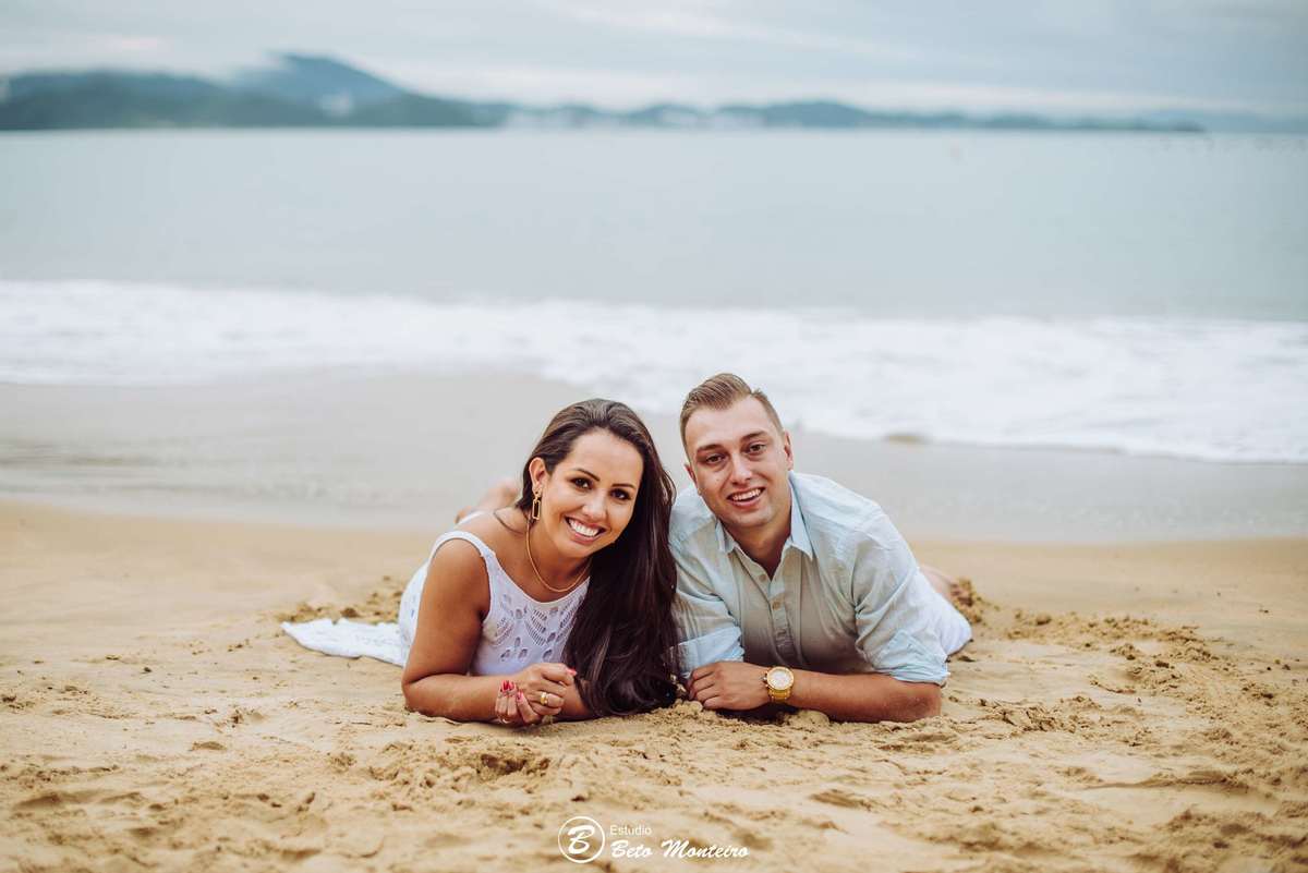 Casamento - Wedding - Pré - Cobertura de casamento - foto e filmagem de casamento - fotografo de casamento curitiba - Pré-Wedding - Trash the dress - Estúdio Beto Monteiro - Curitiba - balneario camboriu - bc - laranjeiras - taquarinhas - Céu azul - praia