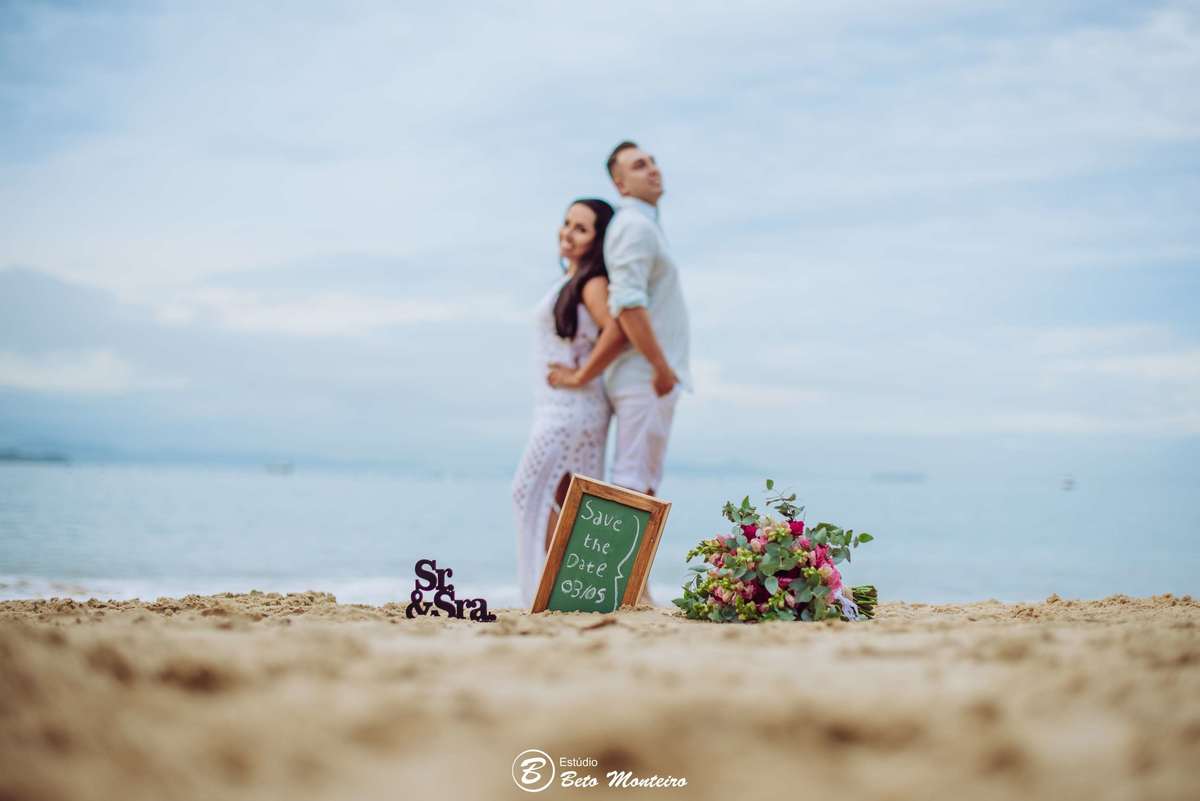 Casamento - Wedding - Pré - Cobertura de casamento - foto e filmagem de casamento - fotografo de casamento curitiba - Pré-Wedding - Trash the dress - Estúdio Beto Monteiro - Curitiba - balneario camboriu - bc - laranjeiras - taquarinhas - Céu azul - praia
