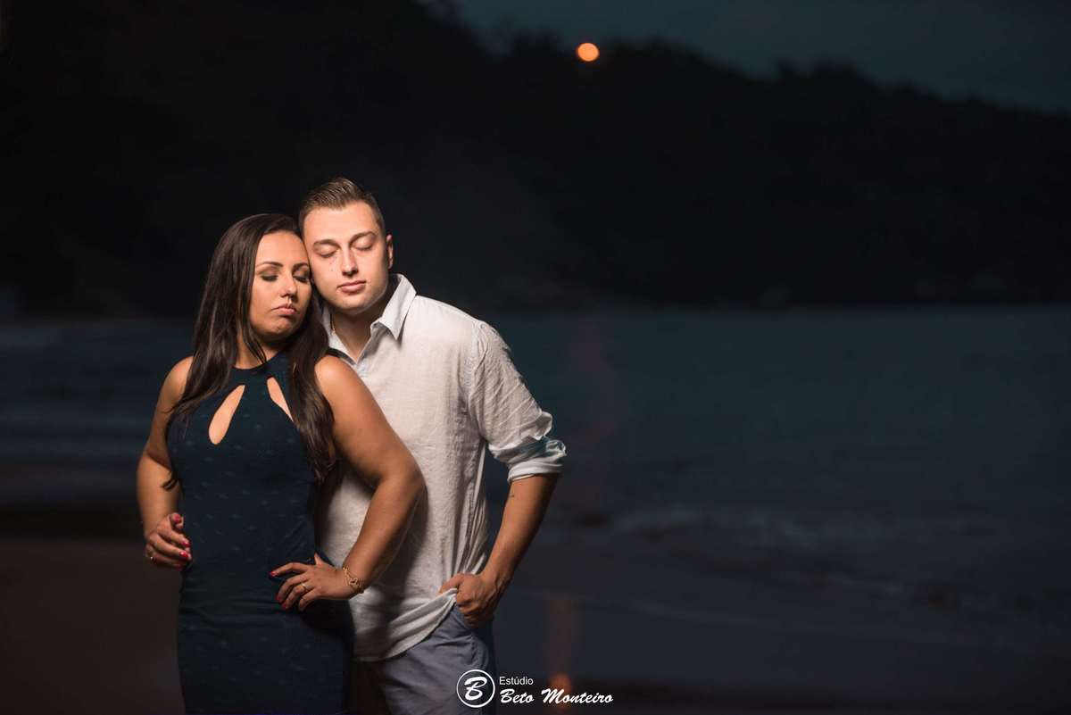 Casamento - Wedding - Pré - Cobertura de casamento - foto e filmagem de casamento - fotografo de casamento curitiba - Pré-Wedding - Trash the dress - Estúdio Beto Monteiro - Curitiba - balneario camboriu - bc - laranjeiras - taquarinhas - Céu azul - praia