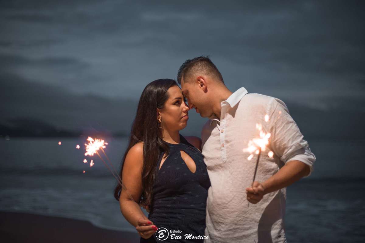 Casamento - Wedding - Pré - Cobertura de casamento - foto e filmagem de casamento - fotografo de casamento curitiba - Pré-Wedding - Trash the dress - Estúdio Beto Monteiro - Curitiba - balneario camboriu - bc - laranjeiras - taquarinhas - Céu azul - praia