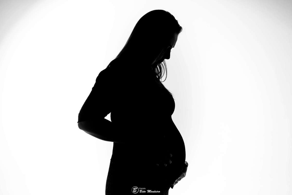 Viviane e Patrick - Davi - Book Gestante e Familia em Curitiba - Fotos em Estúdio - Studio - Vestido preto - veu azul - Book de gestante Gravida - Gestação - Estudio Beto Monteiro - fotografo