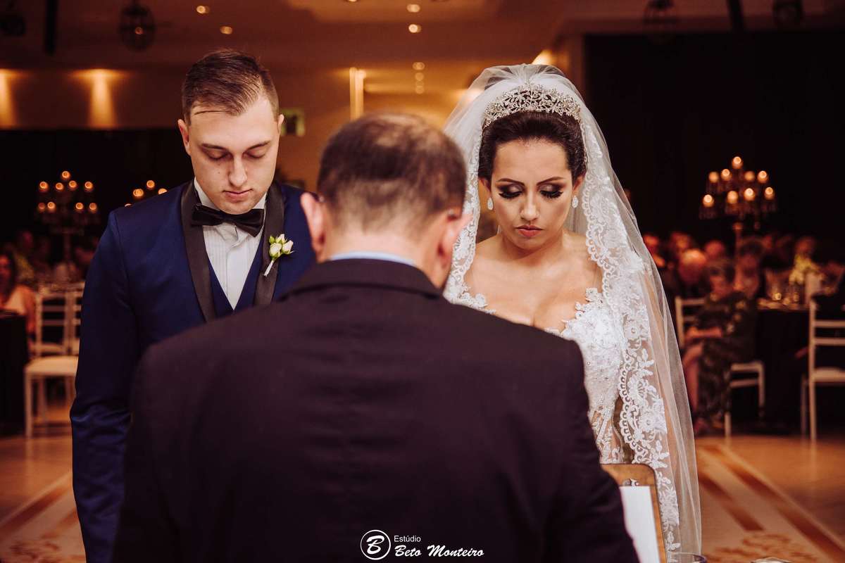 Casamento - Wedding - Pré-Casamento - Cobertura de casamento - foto e filmagem de casamento - Wedding Day - Pré-Wedding - Trash the dress - Estúdio Beto Monteiro - Curitiba - Siciliano - Isabel Cerimonialista - Priscilla e Denis - Hotel ibis 