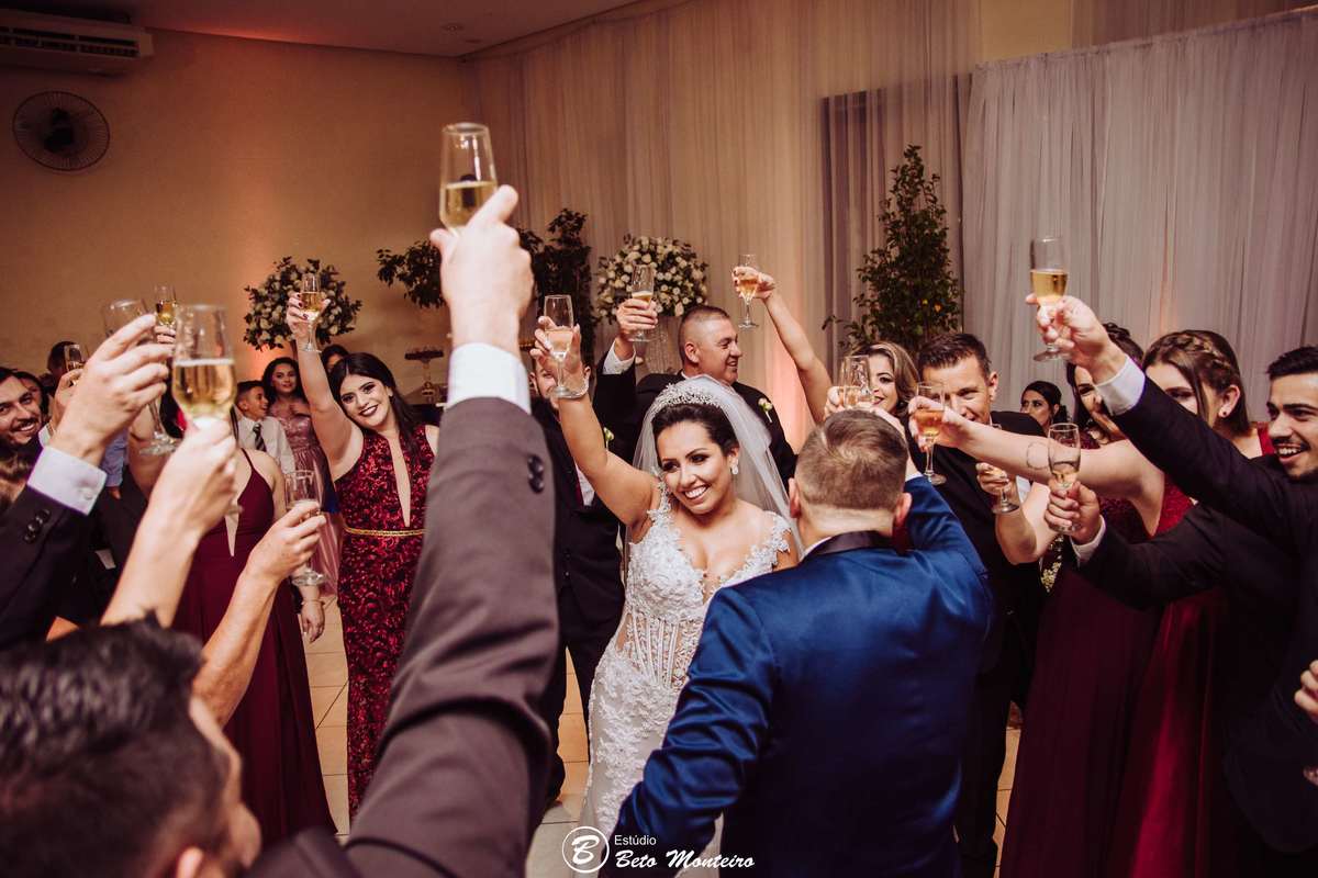 Casamento - Wedding - Pré-Casamento - Cobertura de casamento - foto e filmagem de casamento - Wedding Day - Pré-Wedding - Trash the dress - Estúdio Beto Monteiro - Curitiba - Siciliano - Isabel Cerimonialista - Priscilla e Denis - Hotel ibis 