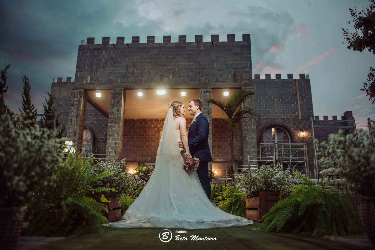 Casamento - Wedding - Pré-Casamento - Cobertura de casamento - foto e filmagem de casamento - Pré-Wedding - noiva - noivo - Estúdio Beto Monteiro - Curitiba - Castello Reale - Sol Cerimonial - Patricia e Gino - Cerimonia ao ar livre -  por do sol
