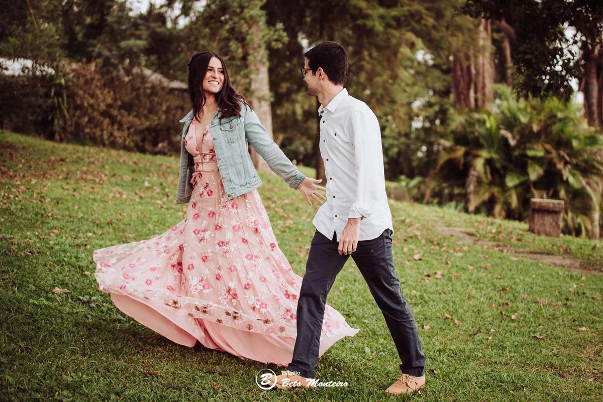 videos de casamento - filmagem - casamento - cinegrafista - videomaker - filmmaker - clipe - wedding - produtora - curitiba - estudio beto monteiro - casal - pre casamento - pre wedding - chacara laggus - thais e felipe - vestido rosa