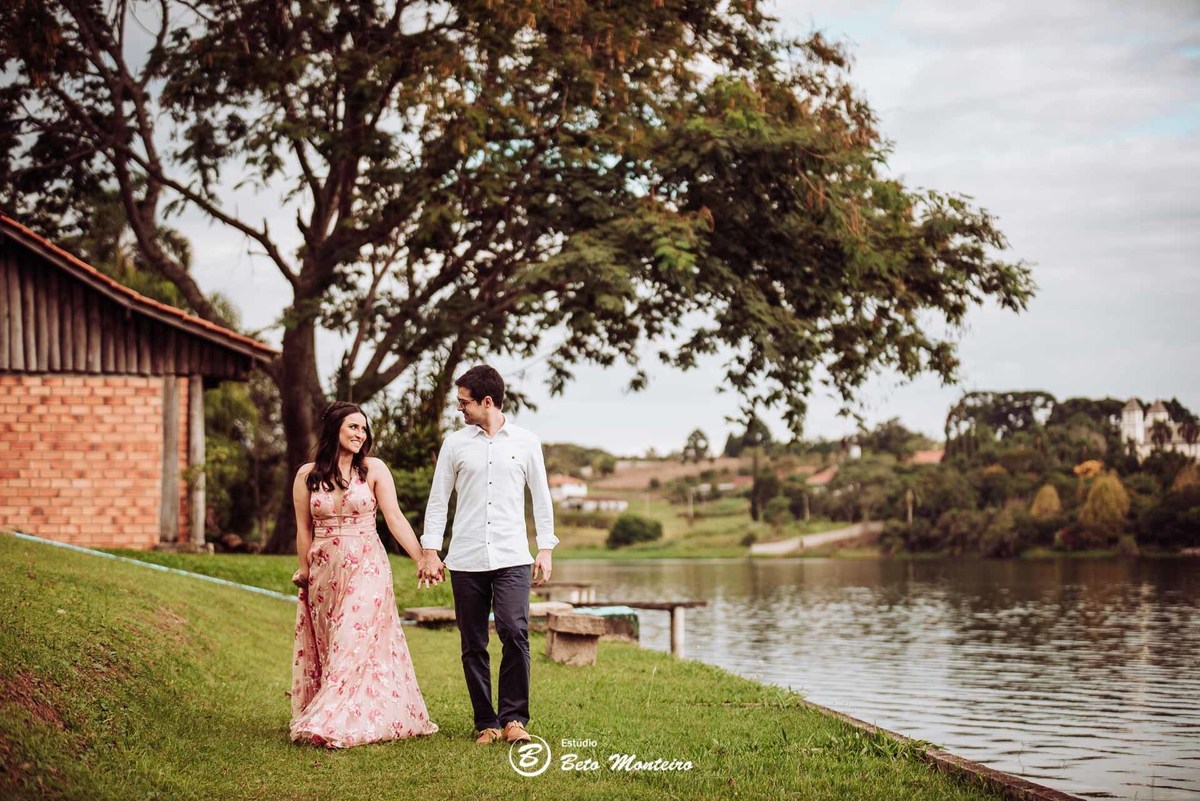 videos de casamento - filmagem - casamento - cinegrafista - videomaker - filmmaker - clipe - wedding - produtora - curitiba - estudio beto monteiro - casal - pre casamento - pre wedding - chacara laggus - thais e felipe - vestido rosa