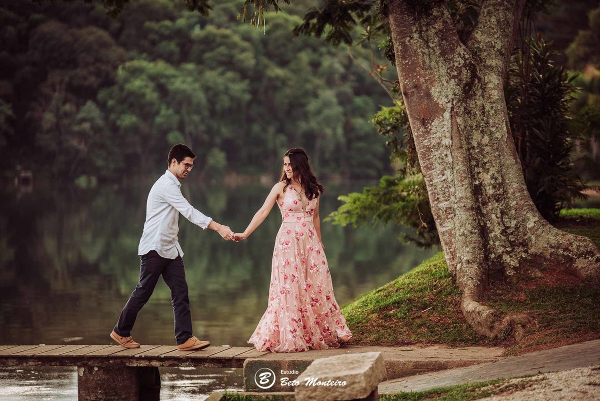 videos de casamento - filmagem - casamento - cinegrafista - videomaker - filmmaker - clipe - wedding - produtora - curitiba - estudio beto monteiro - casal - pre casamento - pre wedding - chacara laggus - thais e felipe - vestido rosa