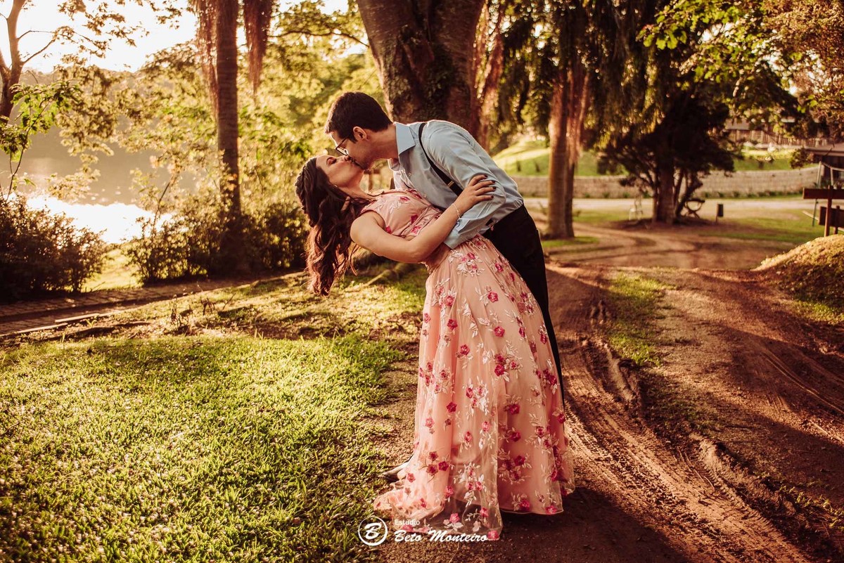 videos de casamento - filmagem - casamento - cinegrafista - videomaker - filmmaker - clipe - wedding - produtora - curitiba - estudio beto monteiro - casal - pre casamento - pre wedding - chacara laggus - thais e felipe - vestido rosa