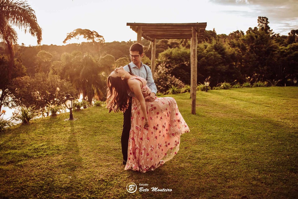 videos de casamento - filmagem - casamento - cinegrafista - videomaker - filmmaker - clipe - wedding - produtora - curitiba - estudio beto monteiro - casal - pre casamento - pre wedding - chacara laggus - thais e felipe - vestido rosa