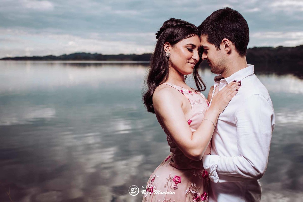 videos de casamento - filmagem - casamento - cinegrafista - videomaker - filmmaker - clipe - wedding - produtora - curitiba - estudio beto monteiro - casal - pre casamento - pre wedding - chacara laggus - thais e felipe - vestido rosa