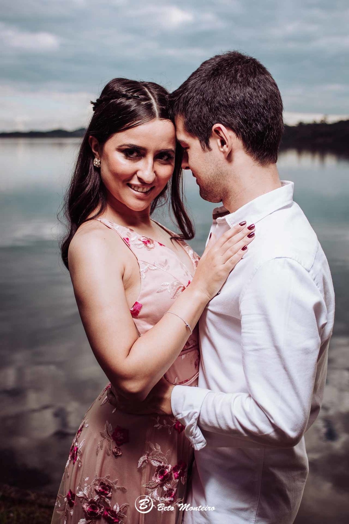 videos de casamento - filmagem - casamento - cinegrafista - videomaker - filmmaker - clipe - wedding - produtora - curitiba - estudio beto monteiro - casal - pre casamento - pre wedding - chacara laggus - thais e felipe - vestido rosa