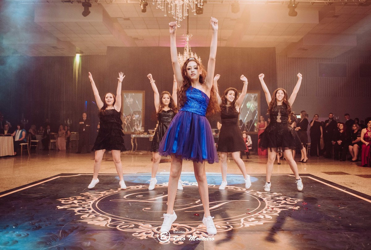 Aniversário de 15 anos - Cobertura fotografica - Cobertura de filmagem - Foto e Filmagem de 15 anos - Debutante - Estúdio Beto Monteiro - Curitiba - fotografo de 15 anos - sessao de fotos - book de fotos - book de 15 anos - espaço torres - luara