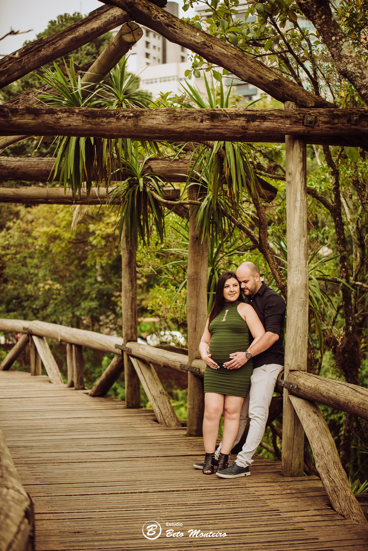 Book Gestante e Familia em Curitiba - Book de gestante lifestyle - Fotos ao ar livre - Grávida - Gestação - Estudio Beto Monteiro - jardim botanico - leticia e ronald