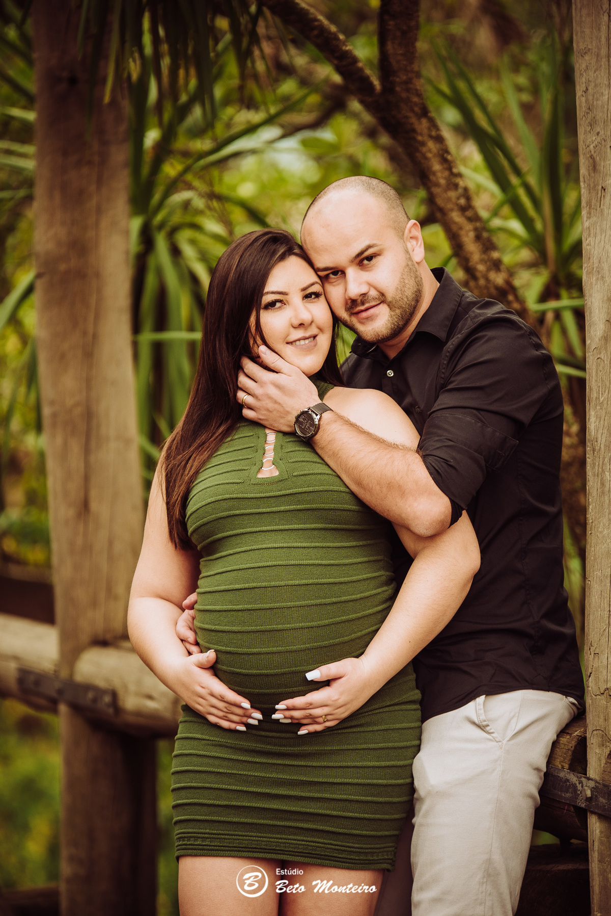 Book Gestante e Familia em Curitiba - Book de gestante lifestyle - Fotos ao ar livre - Grávida - Gestação - Estudio Beto Monteiro - jardim botanico - leticia e ronald