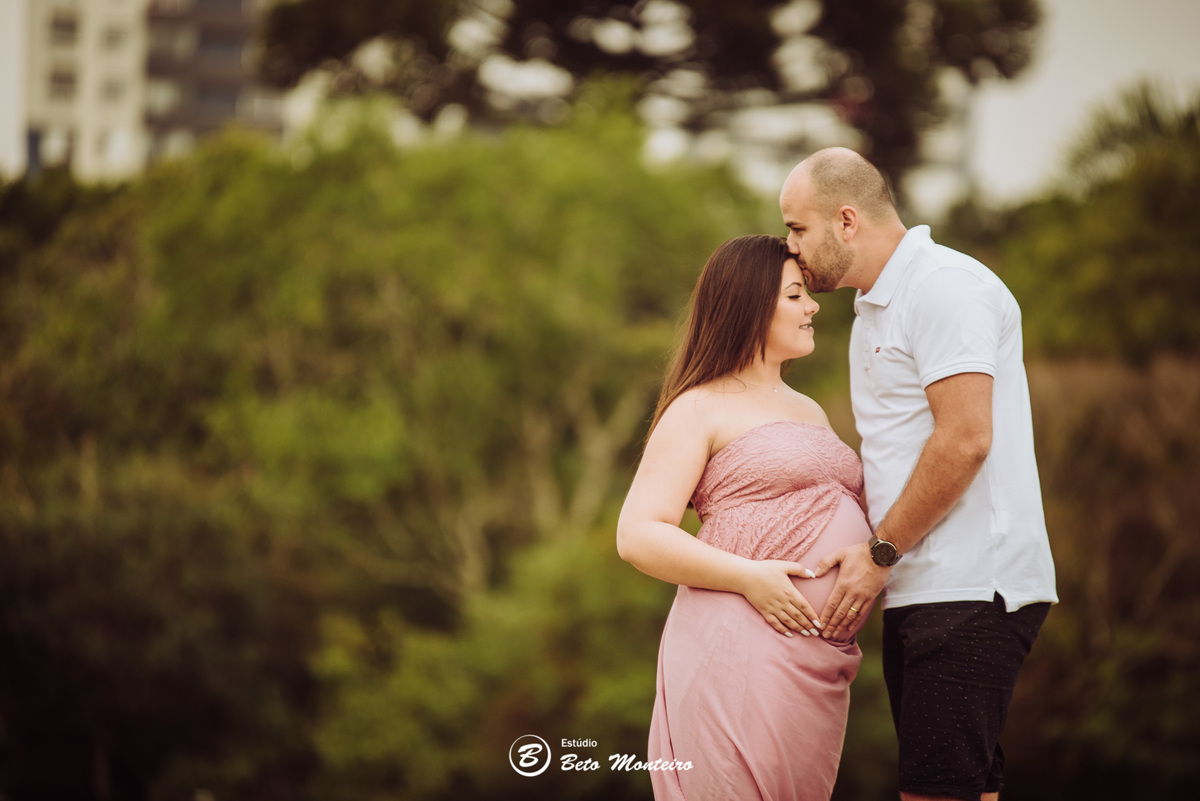 Book Gestante e Familia em Curitiba - Book de gestante lifestyle - Fotos ao ar livre - Grávida - Gestação - Estudio Beto Monteiro - jardim botanico - leticia e ronald