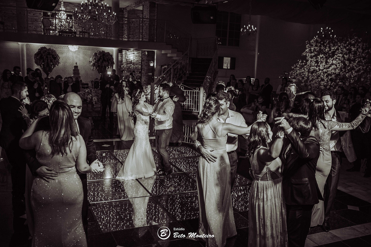 fotografo de casamento - fotografia - videos de casamento - filmagem - casamento - cinegrafista - filmmaker - wedding - produtora - curitiba - estudio beto monteiro - casal - castello reale - angela e sandro junior - sol cerimonialista