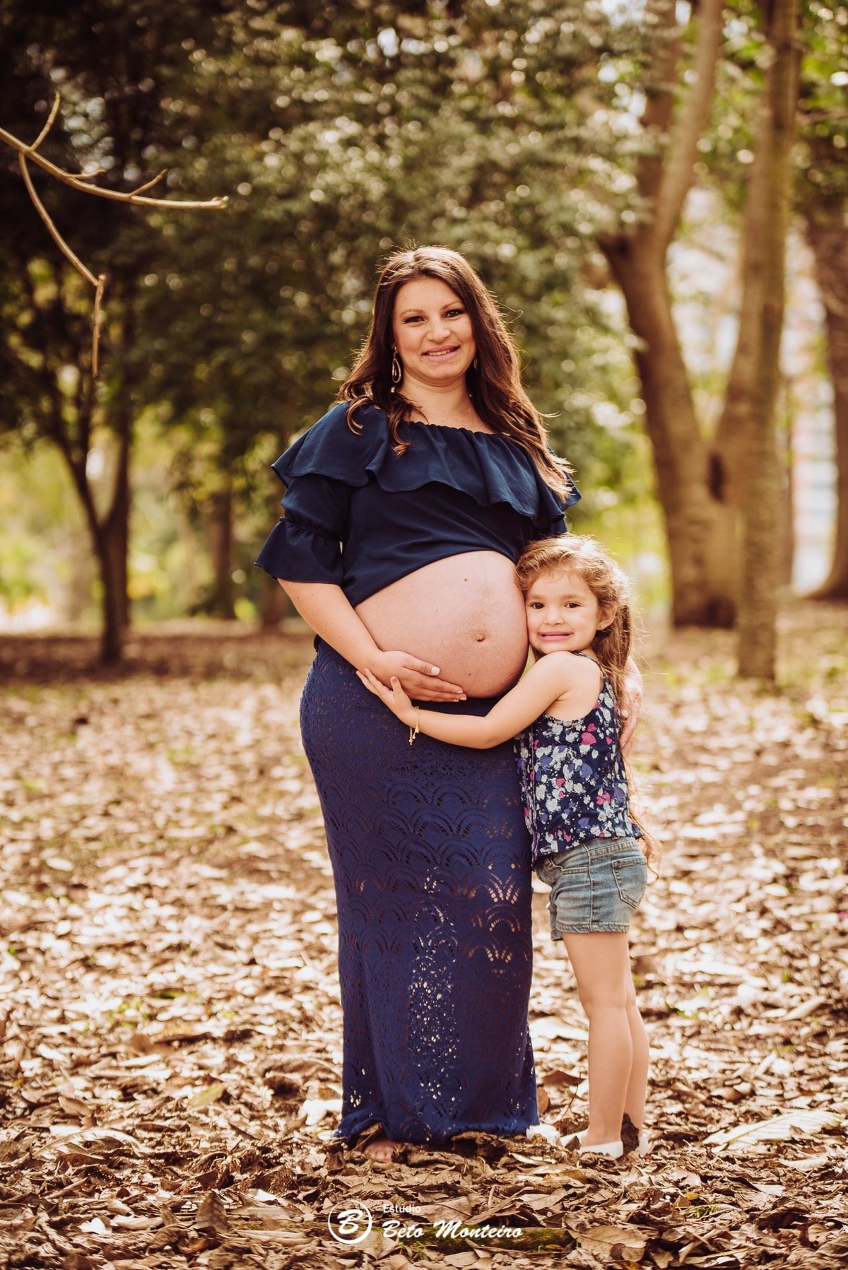 Book Gestante e Familia em Curitiba - Book de gestante lifestyle - Fotos ao ar livre - Grávida - Gestação - Estudio Beto Monteiro - jardim botanico - kamila costa - rafael e maria clara - emanuel