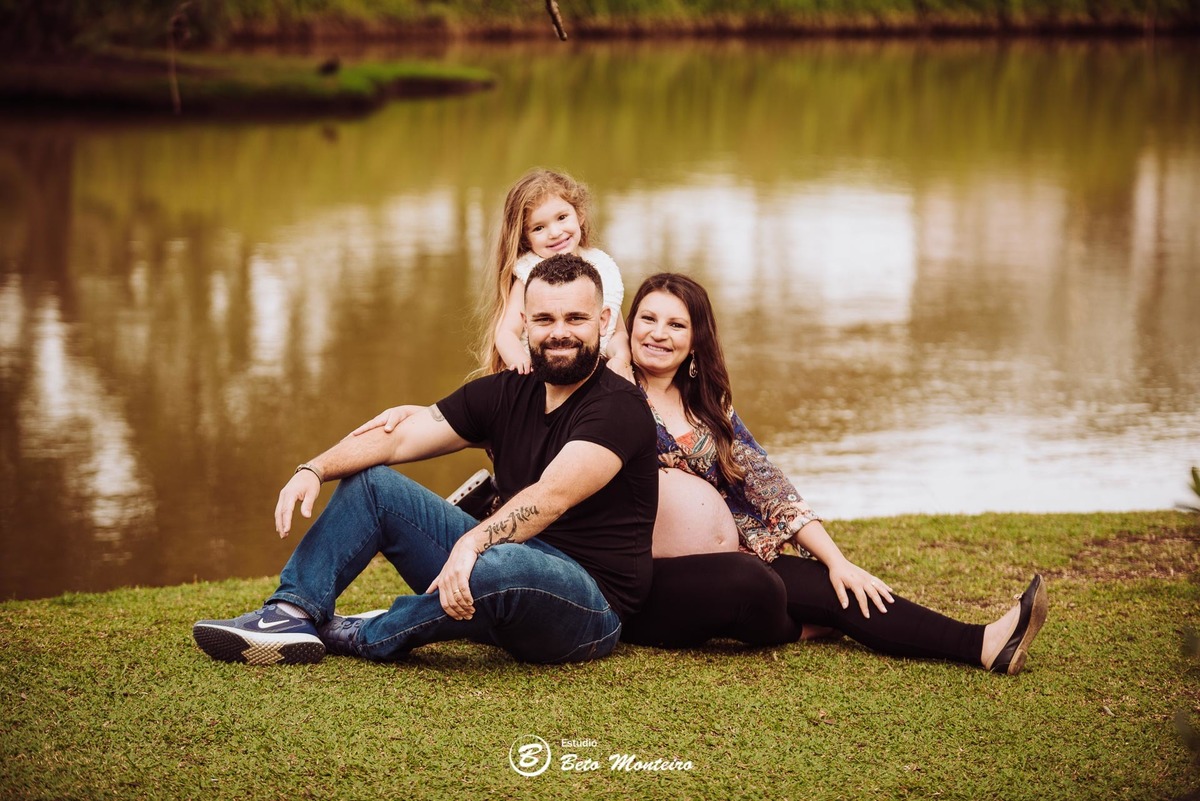 Book Gestante e Familia em Curitiba - Book de gestante lifestyle - Fotos ao ar livre - Grávida - Gestação - Estudio Beto Monteiro - jardim botanico - kamila costa - rafael e maria clara - emanuel