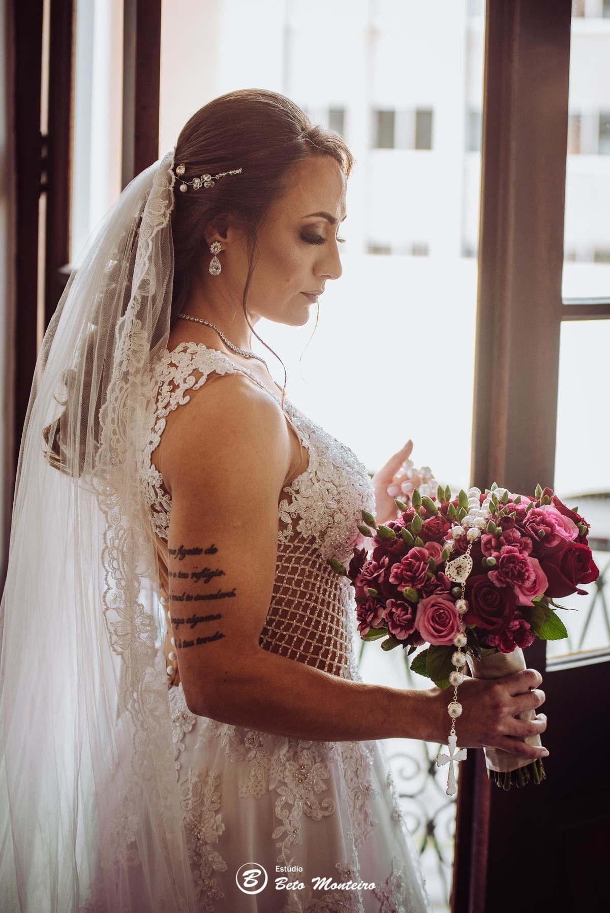 fotografo de casamento - fotografia - videos de casamento - filmagem - casamento - cinegrafista - filmmaker - wedding - produtora - curitiba - estudio beto monteiro - casal - porta romana - andressa e diogo - sol cerimonialista - paroquia perpetuo socorro