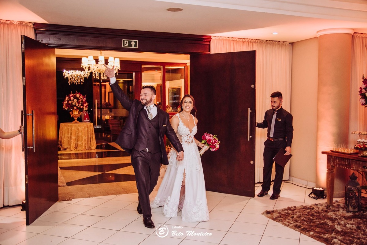 fotografo de casamento - fotografia - videos de casamento - filmagem - casamento - cinegrafista - filmmaker - wedding - produtora - curitiba - estudio beto monteiro - casal - porta romana - andressa e diogo - sol cerimonialista - paroquia perpetuo socorro