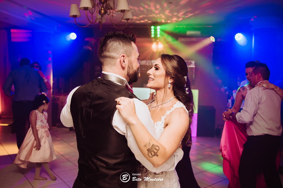 fotografo de casamento - fotografia - videos de casamento - filmagem - casamento - cinegrafista - filmmaker - wedding - produtora - curitiba - estudio beto monteiro - casal - porta romana - andressa e diogo - sol cerimonialista - paroquia perpetuo socorro