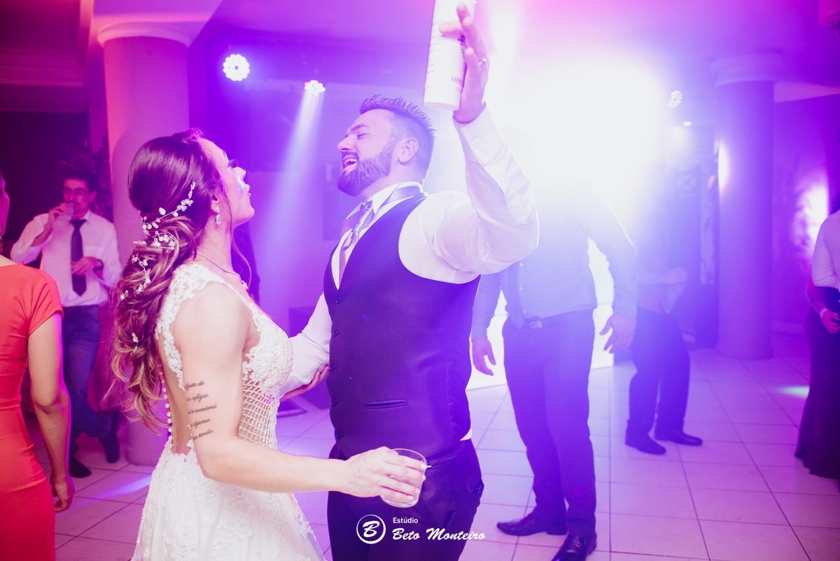 fotografo de casamento - fotografia - videos de casamento - filmagem - casamento - cinegrafista - filmmaker - wedding - produtora - curitiba - estudio beto monteiro - casal - porta romana - andressa e diogo - sol cerimonialista - paroquia perpetuo socorro