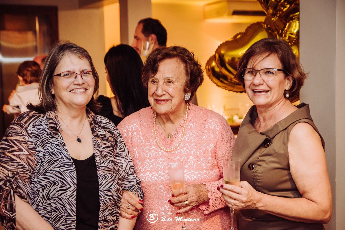 Aline e Sidarta - Bodas - de estanho - Deucher Hall - Buffet - Casamento - Wedding - Pré-Casamento - Cobertura de casamento -  filmagem de casamento Curitiba - Pré-Wedding - fotógrafo de casamento Curitiba - Estúdio Beto Monteiro