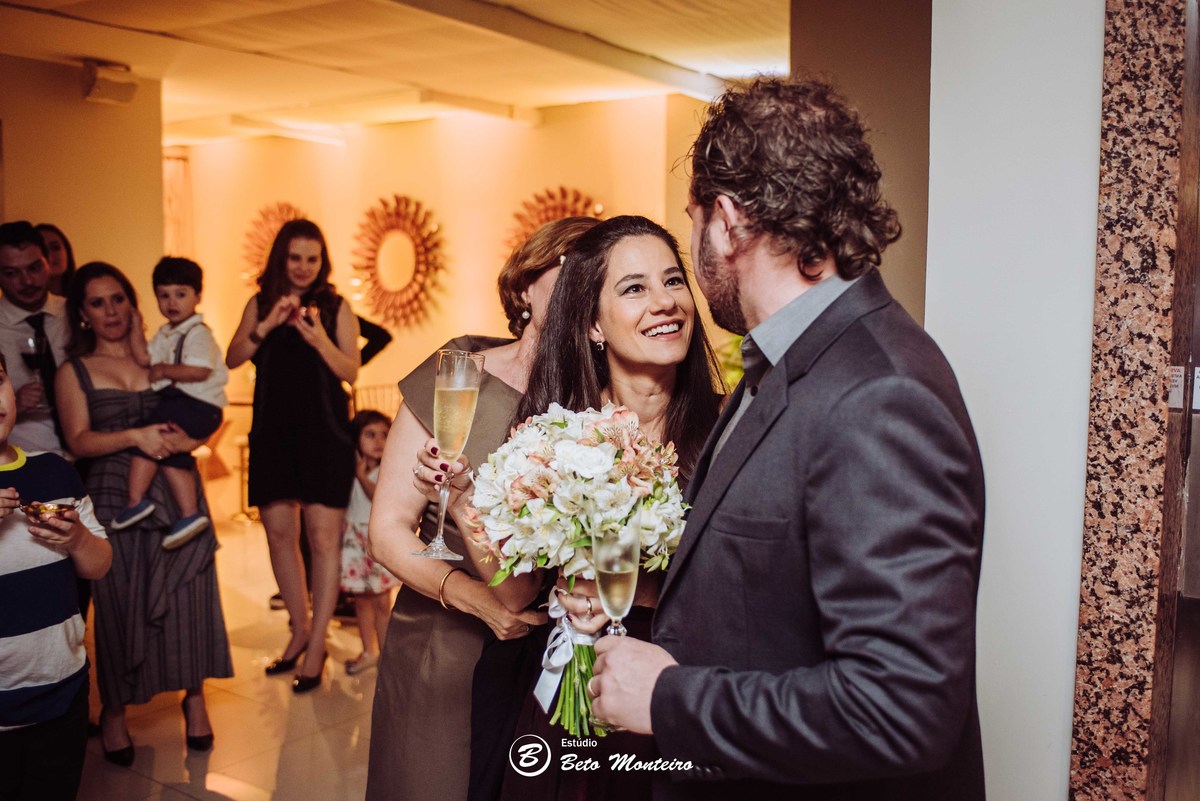 Aline e Sidarta - Bodas - de estanho - Deucher Hall - Buffet - Casamento - Wedding - Pré-Casamento - Cobertura de casamento -  filmagem de casamento Curitiba - Pré-Wedding - fotógrafo de casamento Curitiba - Estúdio Beto Monteiro