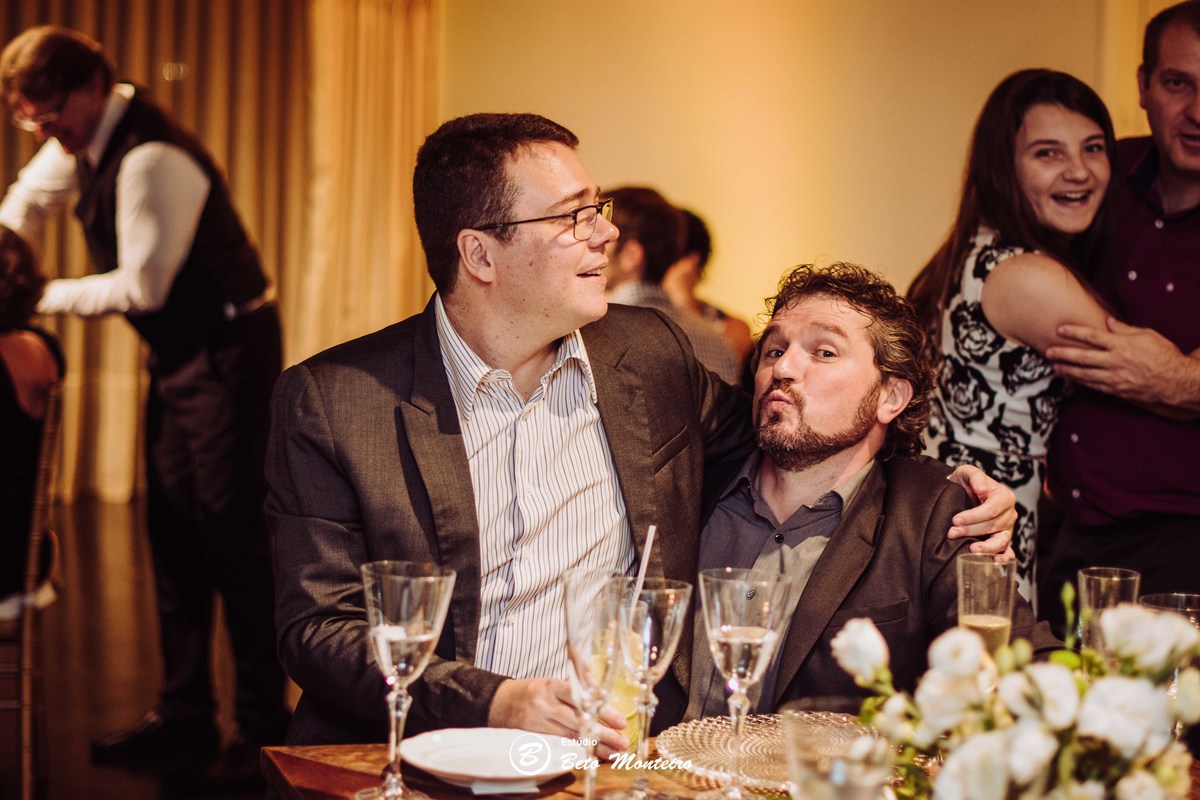 Aline e Sidarta - Bodas - de estanho - Deucher Hall - Buffet - Casamento - Wedding - Pré-Casamento - Cobertura de casamento -  filmagem de casamento Curitiba - Pré-Wedding - fotógrafo de casamento Curitiba - Estúdio Beto Monteiro