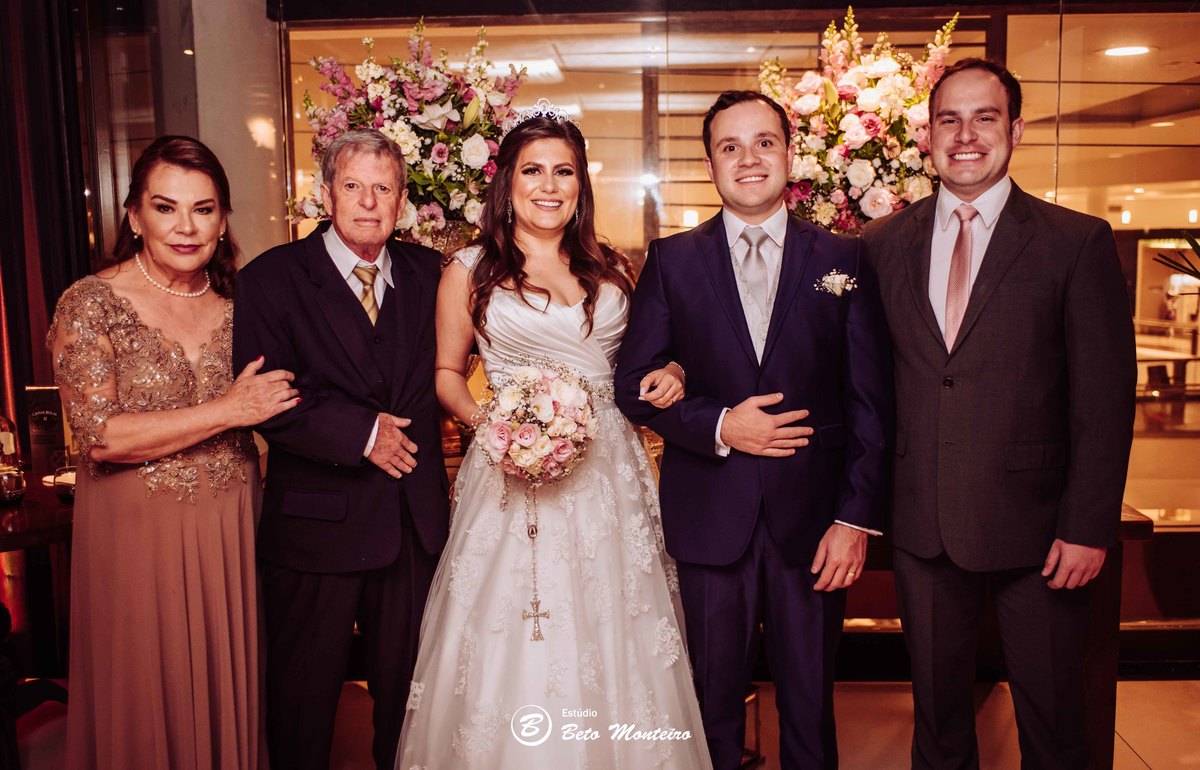 karine e luis felipe -  fotografo de casamento - fotografia - videos de casamento - filmagem - casamento - cinegrafista - filmmaker - wedding - produtora - curitiba - estudio beto monteiro - casal - coco bambu - capuchinhos - fontaine salon