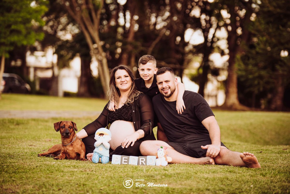 Book Gestante e Familia em Curitiba - Book de gestante lifestyle - Fotos ao ar livre - Grávida - Gestação - Estudio Beto Monteiro - life style - Michelle Miotto - Família - Cachorro