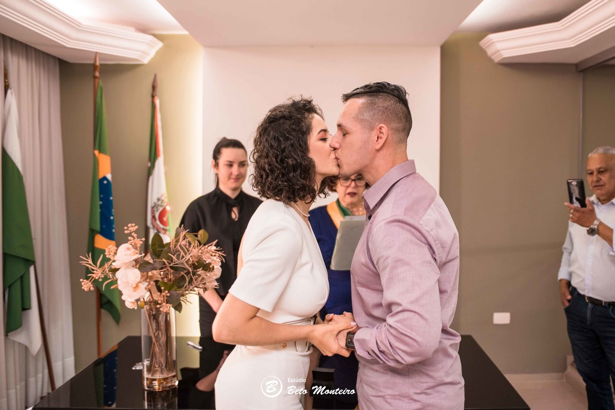 fotografo de casamento - fotografia - videos de casamento - filmagem - casamento - cinegrafista - filmmaker - wedding - produtora - curitiba - estudio beto monteiro - casal - karol martins e ivan - cartorio