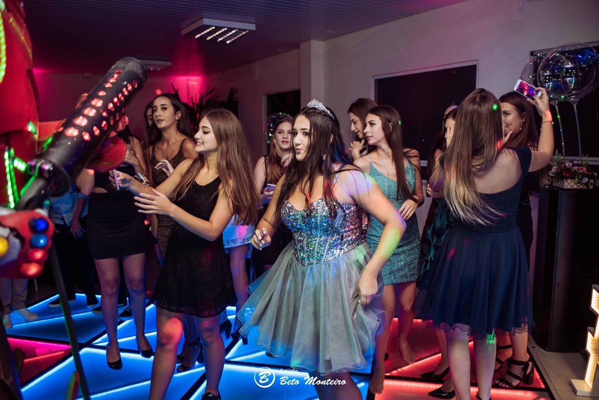 Aniversário de 15 anos - Cobertura fotografica - Cobertura de filmagem - Foto e Filmagem de 15 anos - Debutante - Estúdio Beto Monteiro - Curitiba - fotografo de 15 anos - sessao de fotos - book de fotos - book de 15 anos - fotografo - anah - carol corre 