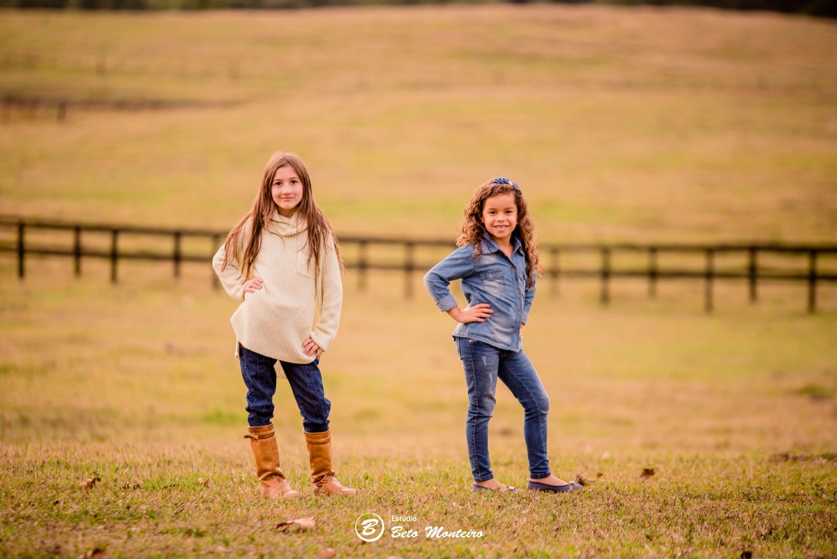 Book fotográfico Infantil - Book de fotos - Book de Criança - Book de Bebê - Book Menina - Book Menino - Estúdio Beto Monteiro - Curitiba - outono - haras - familia