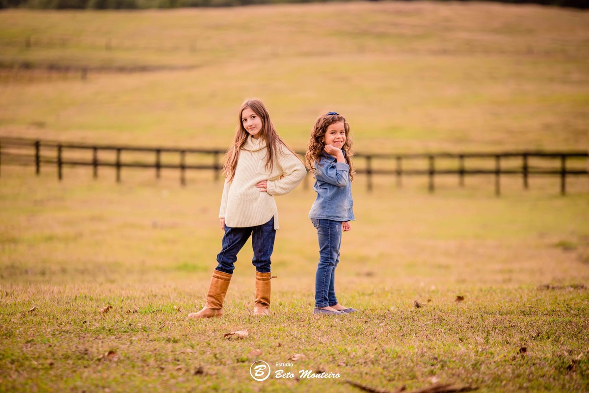 Book fotográfico Infantil - Book de fotos - Book de Criança - Book de Bebê - Book Menina - Book Menino - Estúdio Beto Monteiro - Curitiba - outono - haras - familia