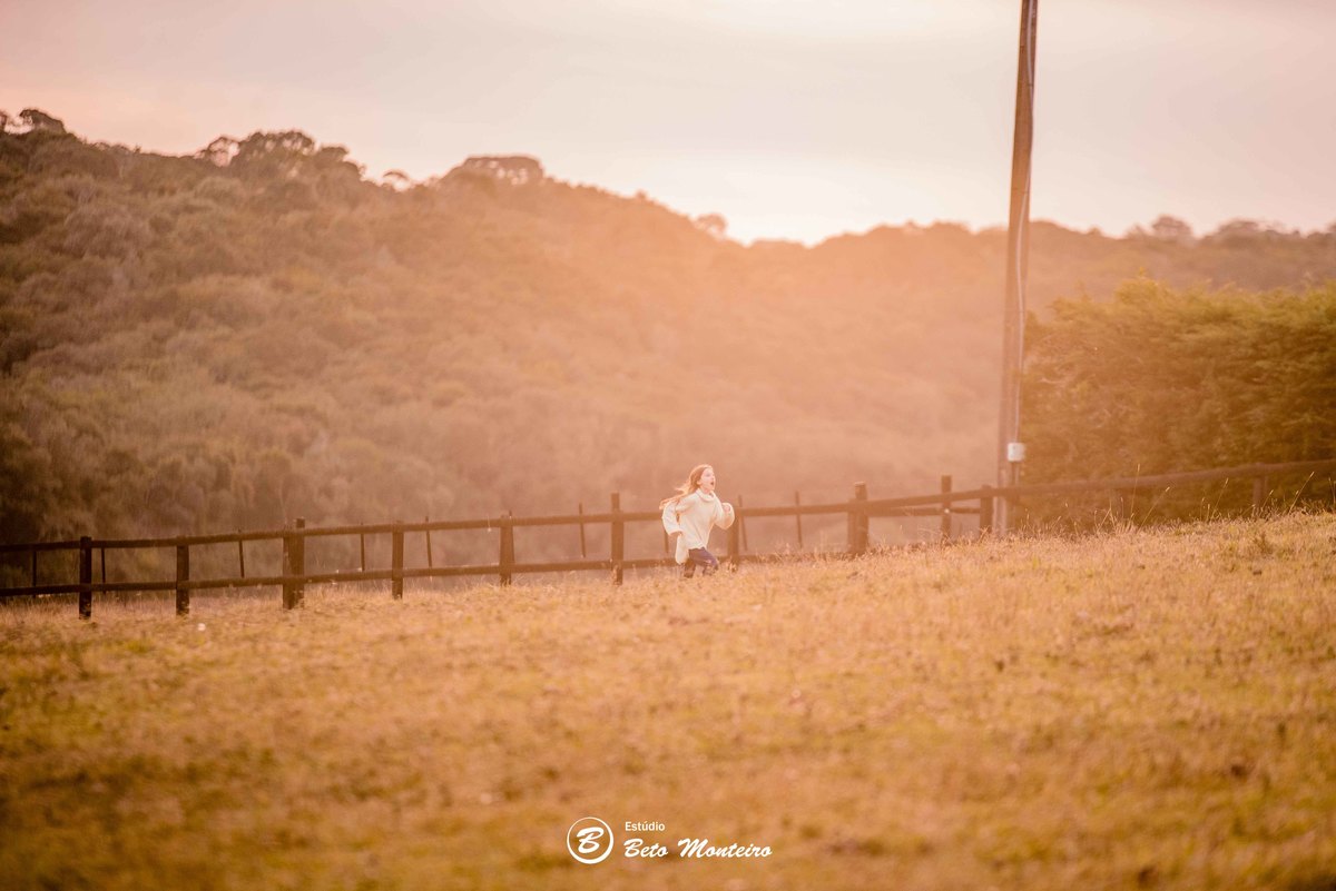 Book fotográfico Infantil - Book de fotos - Book de Criança - Book de Bebê - Book Menina - Book Menino - Estúdio Beto Monteiro - Curitiba - outono - haras - familia