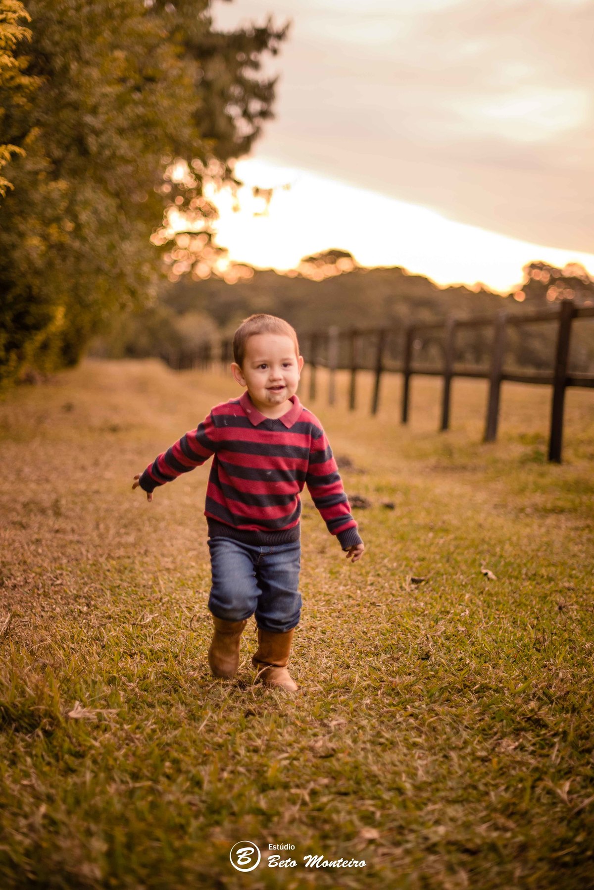 Book fotográfico Infantil - Book de fotos - Book de Criança - Book de Bebê - Book Menina - Book Menino - Estúdio Beto Monteiro - Curitiba - outono - haras - familia