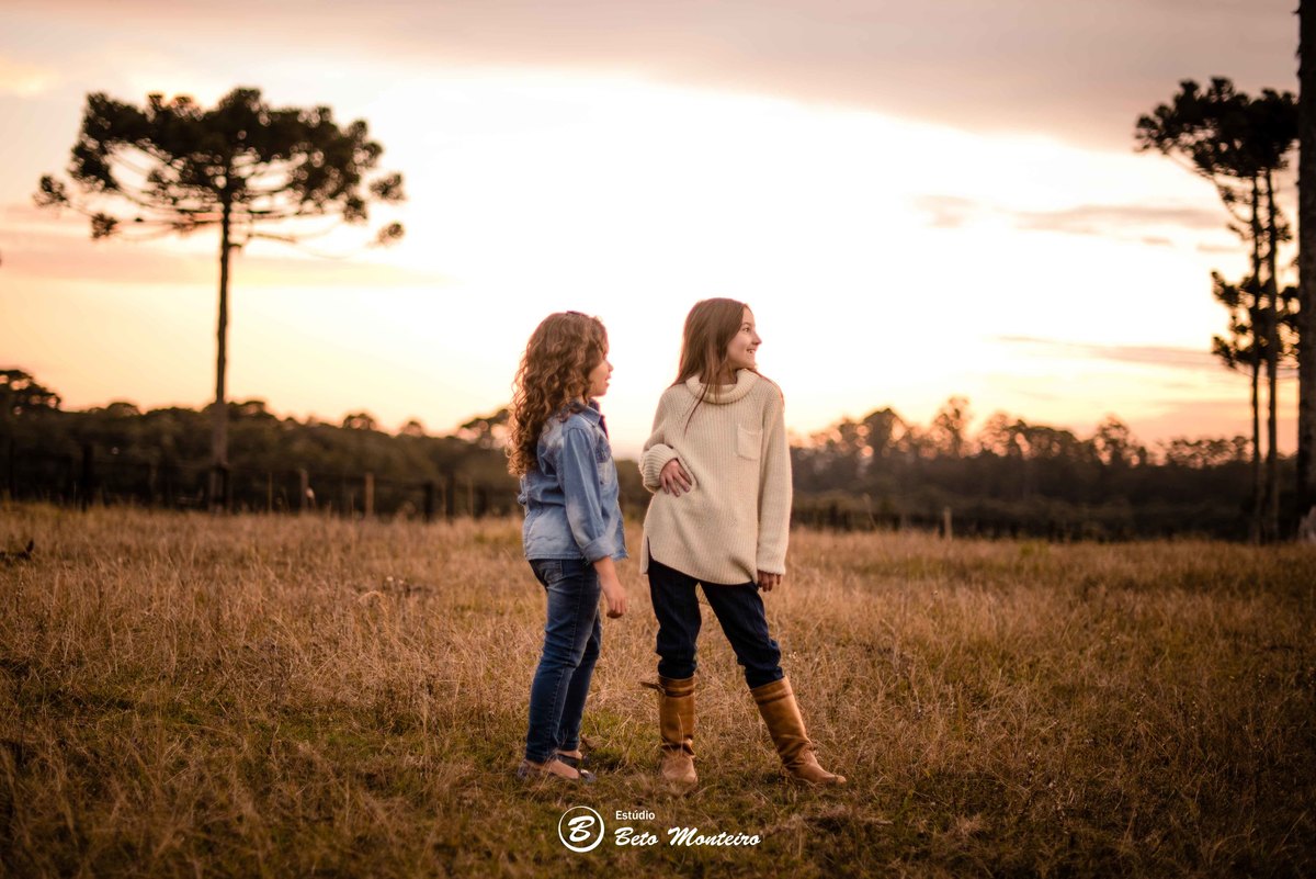 Book fotográfico Infantil - Book de fotos - Book de Criança - Book de Bebê - Book Menina - Book Menino - Estúdio Beto Monteiro - Curitiba - outono - haras - familia