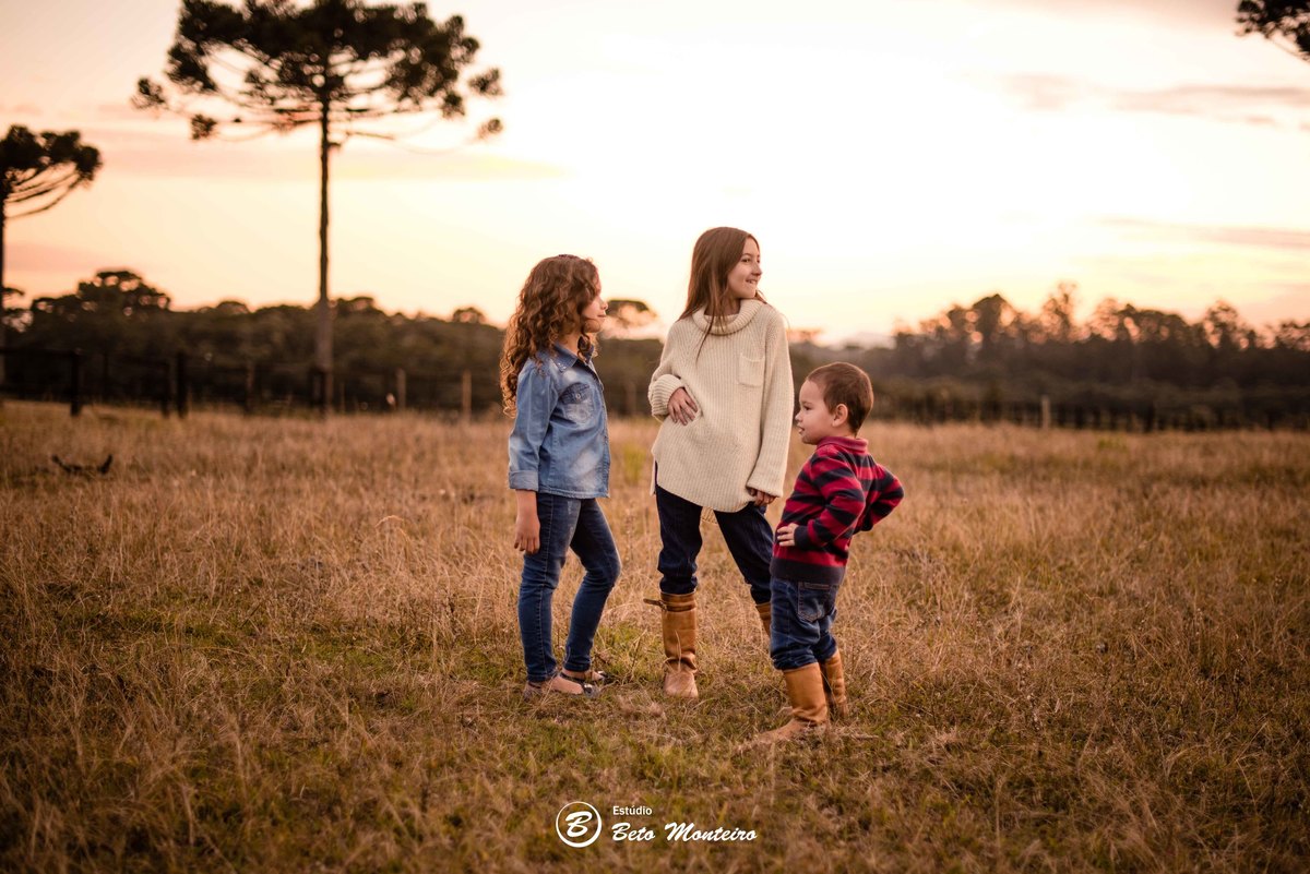 Book fotográfico Infantil - Book de fotos - Book de Criança - Book de Bebê - Book Menina - Book Menino - Estúdio Beto Monteiro - Curitiba - outono - haras - familia