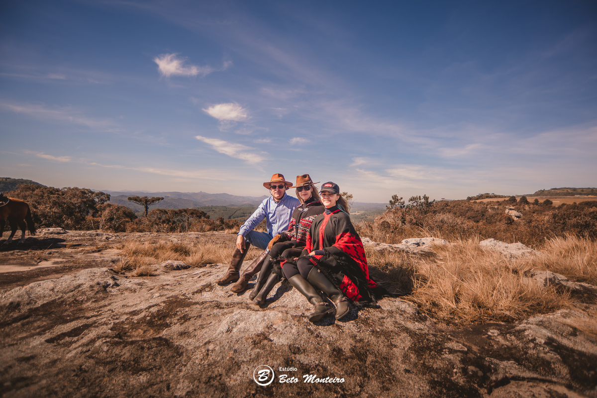 Book de fotos - Estúdio Beto Monteiro - Curitiba - book família - lifestyle - cavalo - cavalgada - sessão de fotos família - familia - sao luiz do puruna - rancho ventania - balsa nova - Luciana Tavora