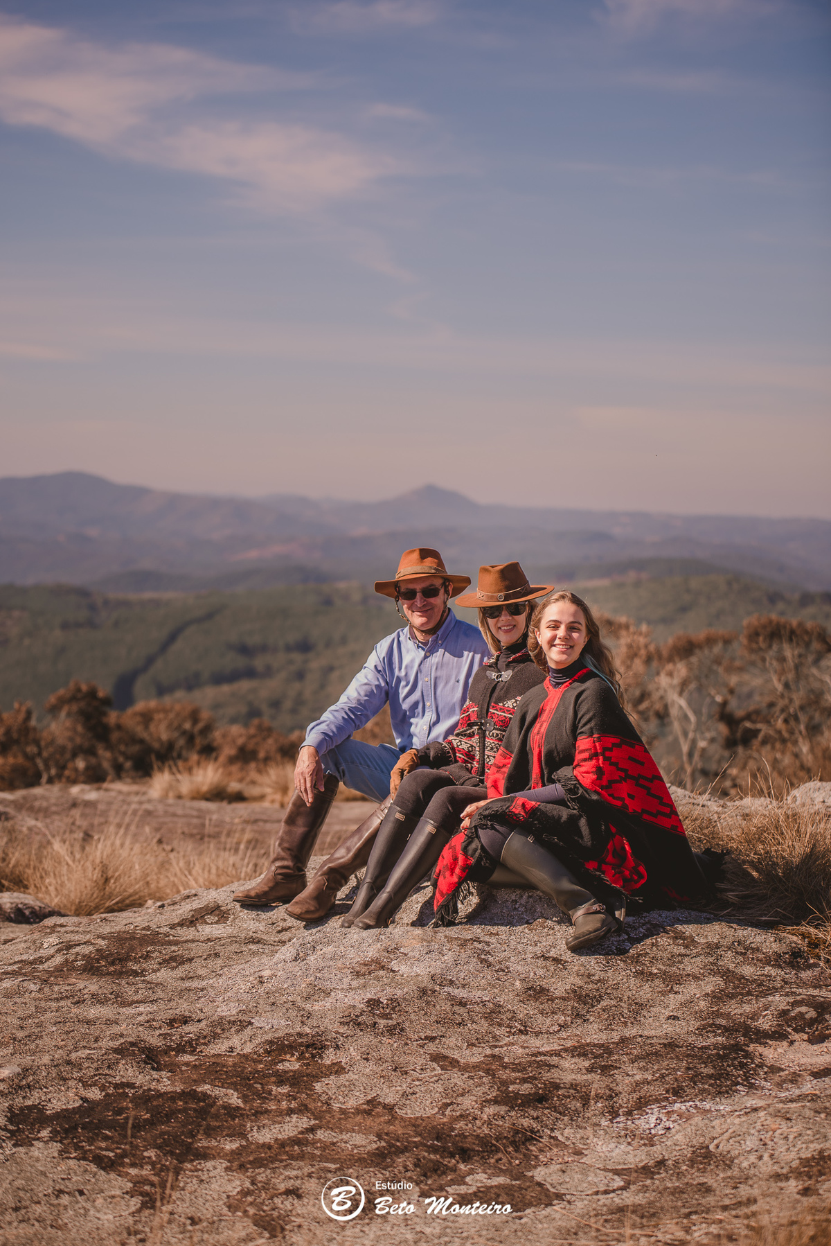 Book de fotos - Estúdio Beto Monteiro - Curitiba - book família - lifestyle - cavalo - cavalgada - sessão de fotos família - familia - sao luiz do puruna - rancho ventania - balsa nova - Luciana Tavora