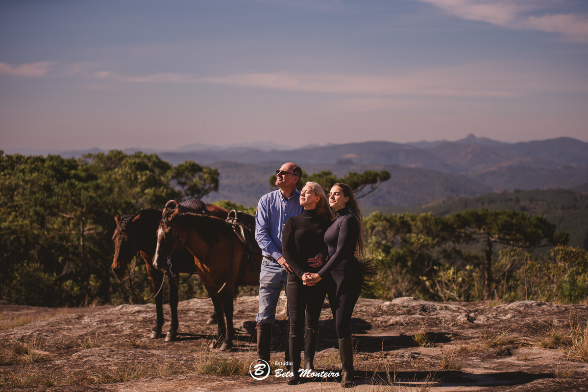 Book de fotos - Estúdio Beto Monteiro - Curitiba - book família - lifestyle - cavalo - cavalgada - sessão de fotos família - familia - sao luiz do puruna - rancho ventania - balsa nova - Luciana Tavora