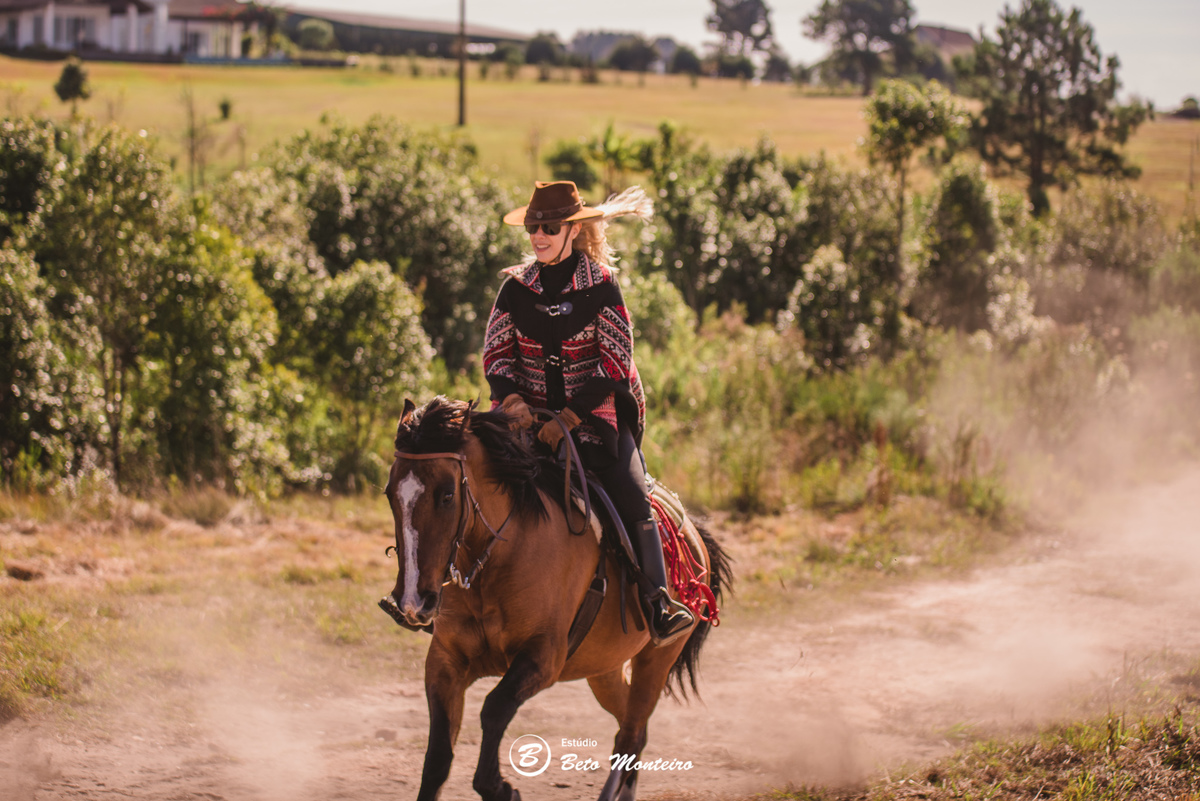 Book de fotos - Estúdio Beto Monteiro - Curitiba - book família - lifestyle - cavalo - cavalgada - sessão de fotos família - familia - sao luiz do puruna - rancho ventania - balsa nova - Luciana Tavora