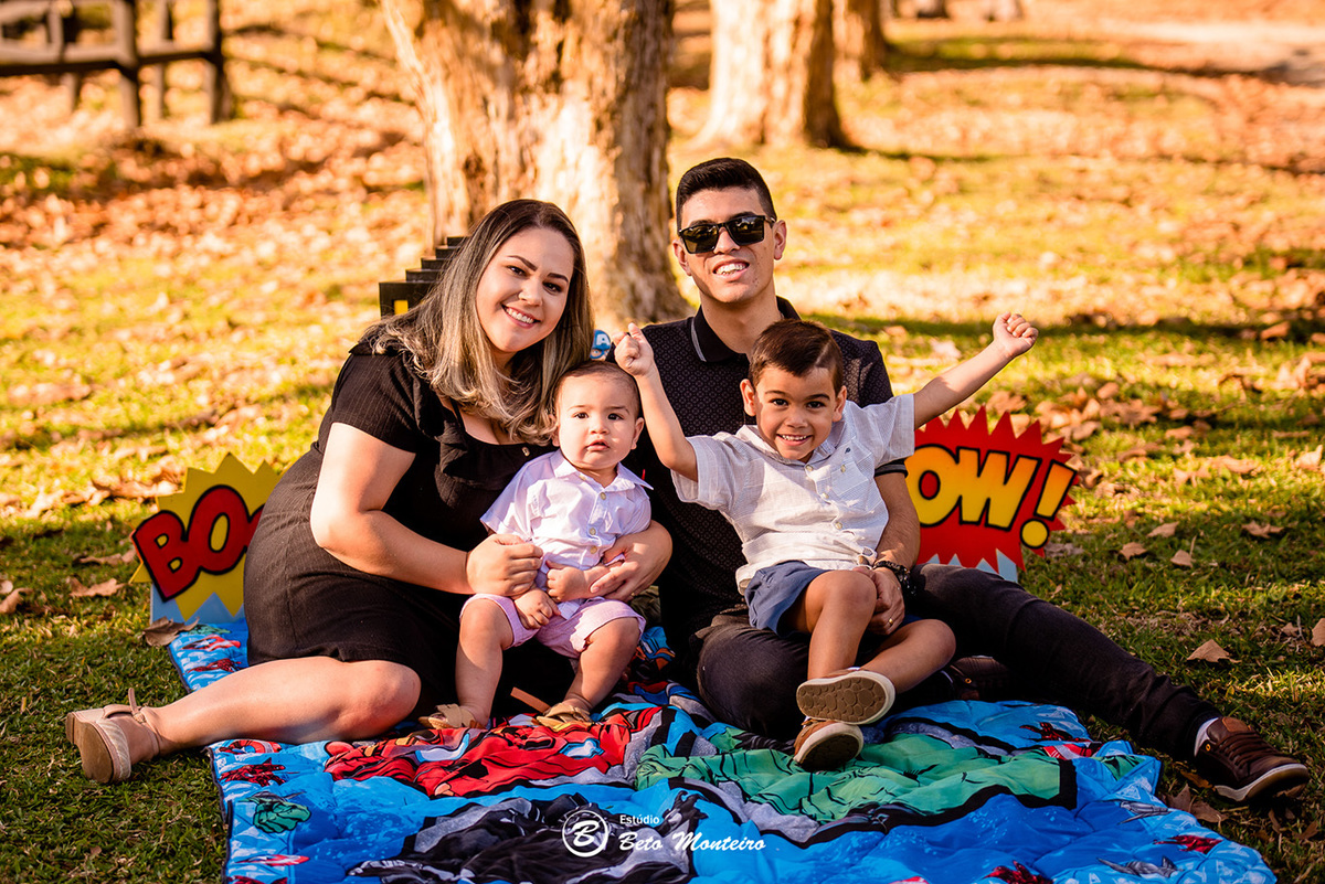 Book fotográfico Infantil - Book de fotos - Book de Criança - Book de Bebê - Book Menina - Book Menino - Estúdio Beto Monteiro - Curitiba - book família - lifestyle - smash the cake - avengers - theo - mariana e erick - cabanha matoski