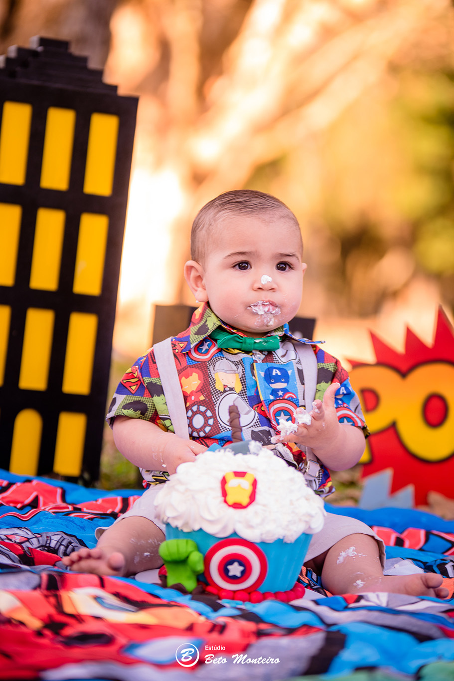Book fotográfico Infantil - Book de fotos - Book de Criança - Book de Bebê - Book Menina - Book Menino - Estúdio Beto Monteiro - Curitiba - book família - lifestyle - smash the cake - avengers - theo - mariana e erick - cabanha matoski